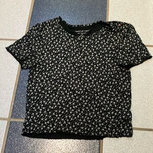 American Eagle Outfitters Black Fitted Ribbed Short Sleeve Tee